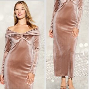 NWTS💓THE OCCASION XL💓CHAMPAGNE VELVET LONG SLEEVED OFF THE SHOULDER FITTED MAXI